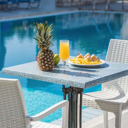 Alamis Hotel & Apartments