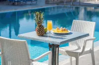 Alamis Hotel & Apartments - Beach