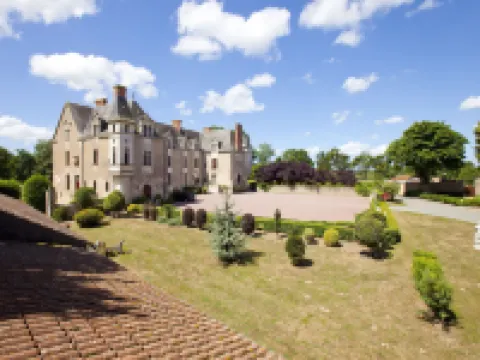 Château de la Verie Hotels in Challans