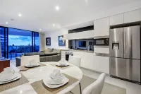 Oracle Resort Broadbeach - Gclr Hotels in Broadbeach
