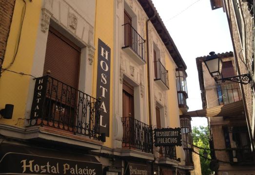 Hostal Palacios - Housity