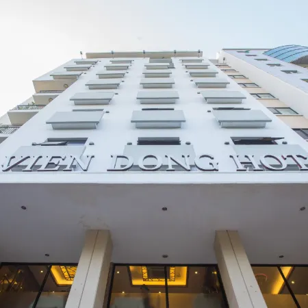 Vien Dong Hotel - Near Bui Vien Walking Street Отели рядом с достопримечательностью «Район 1»