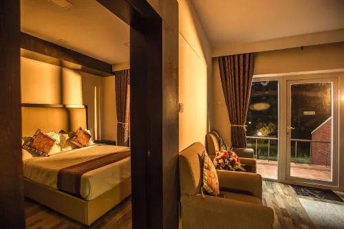 Hotel Lakeview Hotels in Ooty