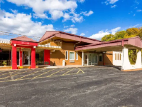 Americas Best Value Inn Moline Hotels in Moline