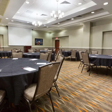 Drury Inn & Suites Cincinnati Sharonville