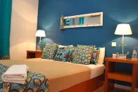 Art House Hotels near White Sand Beach