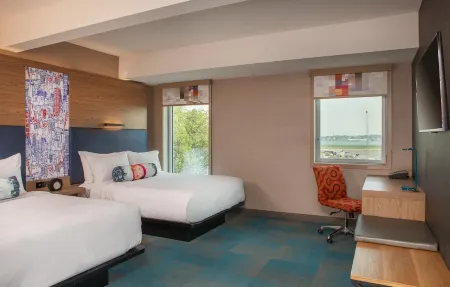 Aloft New York LaGuardia Airport