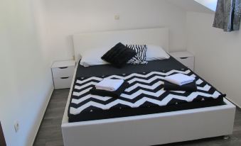Comfortable 2 Bedroom Apartment