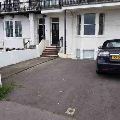 Seafront Location Direct Sea Views & Free Parking Hotel Exterior