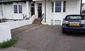 Direct Sea Views Seafront Location & Free Parking