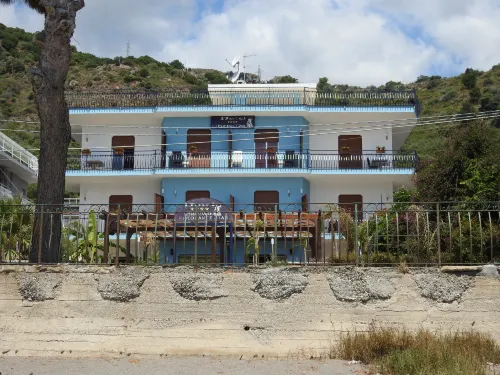 ChrisMare Hotel