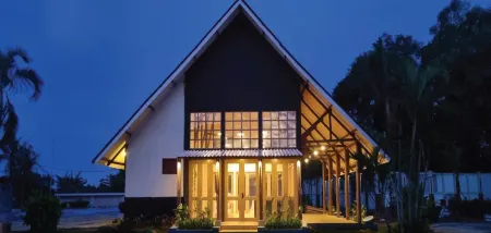 Nemuru Grand Anyer Palazo Отели в г. Серанг