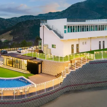 Yeosu Seuteimeong Hotel in zona Eremo di Hyangiram