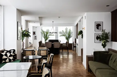 Holiday Inn Paris Palais de l'Elysee Hotels in Paris