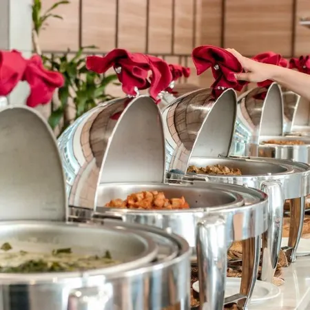 Evo Hotel Pekanbaru Отели рядом с достопримечательностью «Река Сиак»