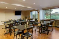 Wingate by Wyndham Mount Vernon - 朝食