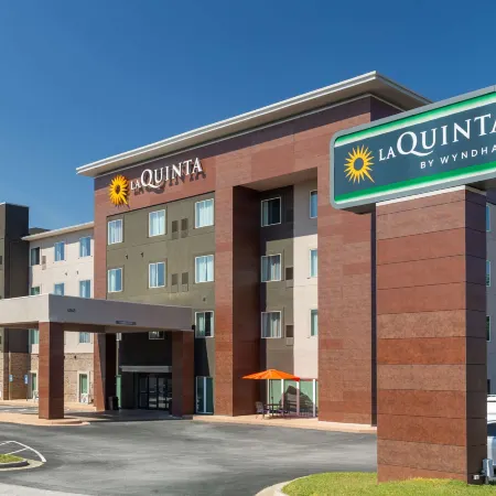 La Quinta Inn & Suites by Wyndham Augusta/Fort Eisenhower