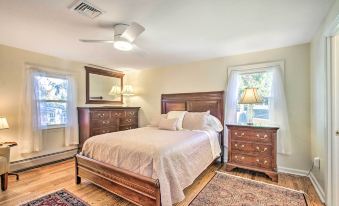 20 Mi to Philly: Inviting Home w/ Yard in Wayne!