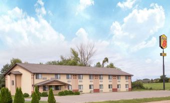 Super 8 by Wyndham Austin MN