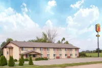 Super 8 by Wyndham Austin MN Hotels near Five Below