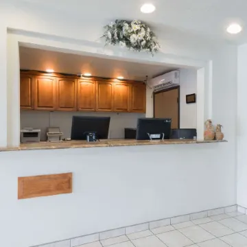 Super 8 by Wyndham Bernalillo