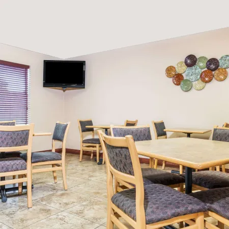 Super 8 by Wyndham Wausau
