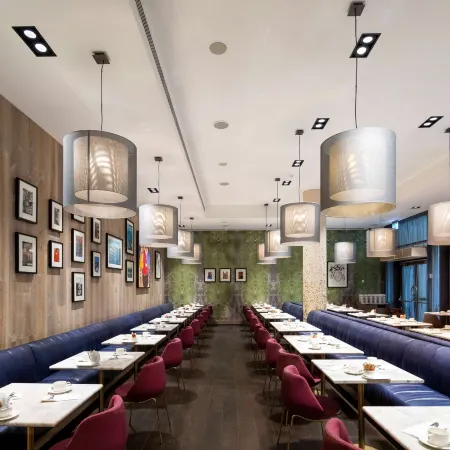 Radisson Blu Royal Hotel, Dublin Отели рядом с достопримечательностью «Железнодорожный вокзал Хьюстон»