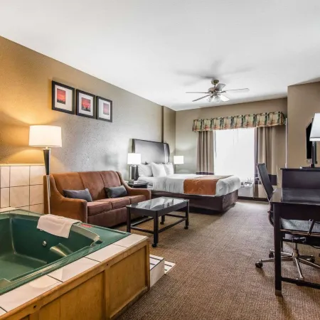 Comfort Suites Bakersfield