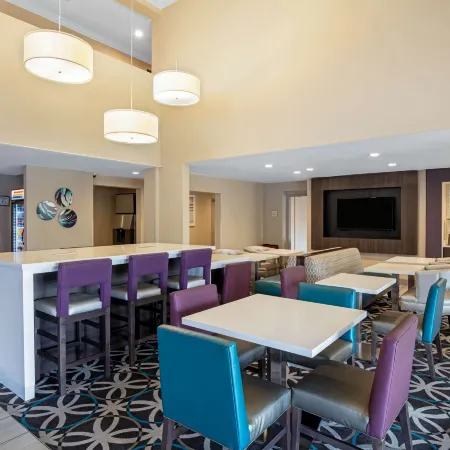 La Quinta Inn & Suites by Wyndham Las Vegas Nellis