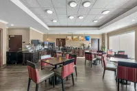 Comfort Inn & Suites Fort Worth - Fossil Creek