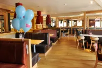 Redditch North (A441) - breakfast
