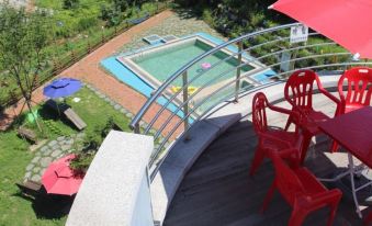 Danyang Three Nests Stay Pension