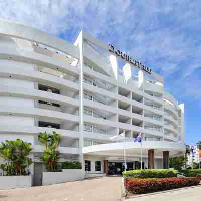 DoubleTree by Hilton Cairns Hotel Exterior