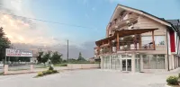 Hotel Novella Uno Hotels near Novi Park