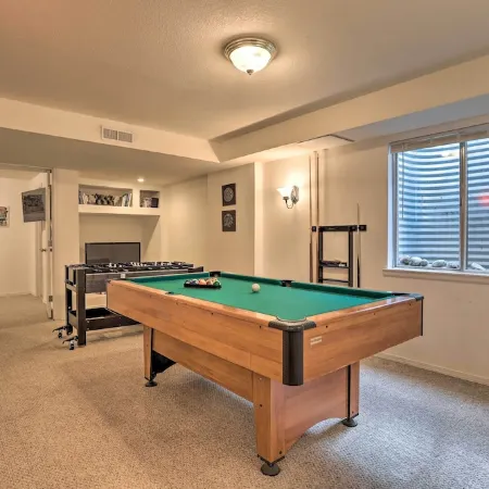 Spacious Thornton Home 15 Mi to Downtown Denver!