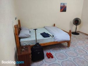 Charming 2-Bed Cottage in Benin City