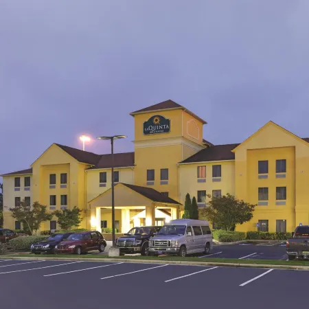 Holiday Inn Express & Suites LOCUST GROVE by IHG