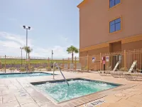 La Quinta Inn & Suites by Wyndham Pasadena North - Hot Tub