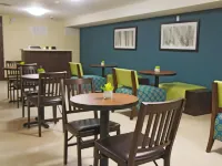 La Quinta Inn & Suites by Wyndham Oshawa - breakfast