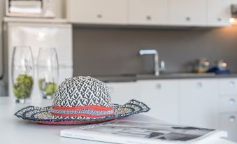 Stylish Residenza Torre Bianca 2 Bedroom Apartment Sleeps 5