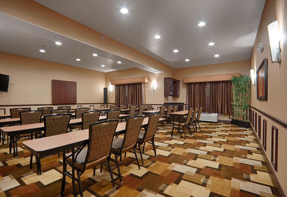 Best Western Premier KC Speedway Inn and SuitesOver view