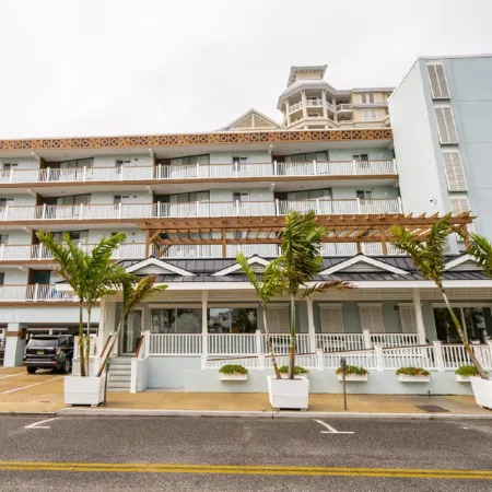 Mahalo Diamond Beach Resort
