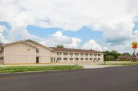 سوبر 8 باي ويندام ستورم ليك فنادق في 