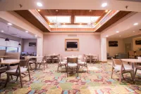 Holiday Inn GREENVILLE by IHG - breakfast