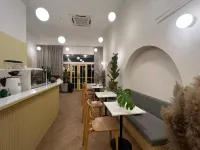 La Moon House Hotels in Bang Yai