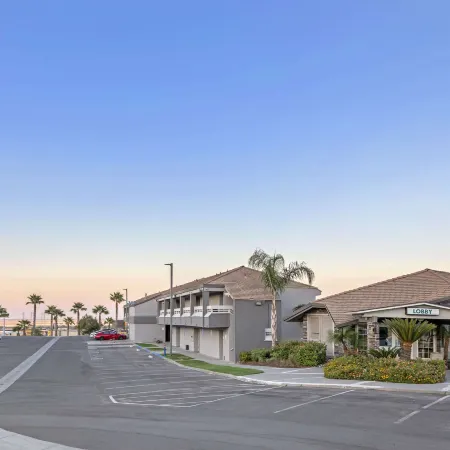 Quality Inn Kettleman City near Hwy 41