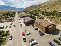 Super 8 by Wyndham Gardiner/Yellowstone Park Area - Pysäköinti