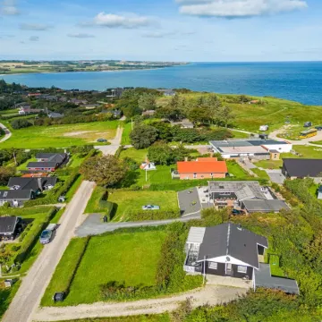 "Brenda" - 300m to the Fjord