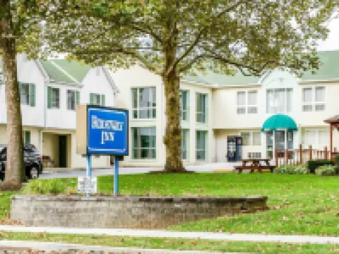 Rodeway Inn & Suites Hershey Hotels in Hershey