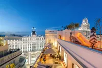 Pestana CR7 Gran Vía Hoteles cerca de Plaza de España